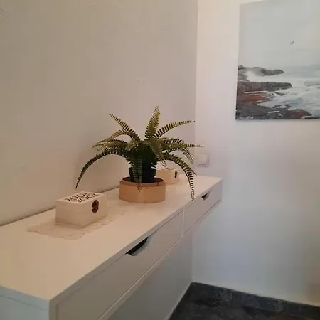 Moderno Piso En Carihuela Torremolinos